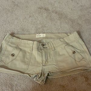 Hollister short short shorts. Khaki size 7 jr
